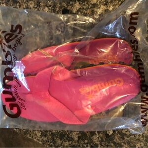 NWT Gumbies Hot Pink Flip Flops